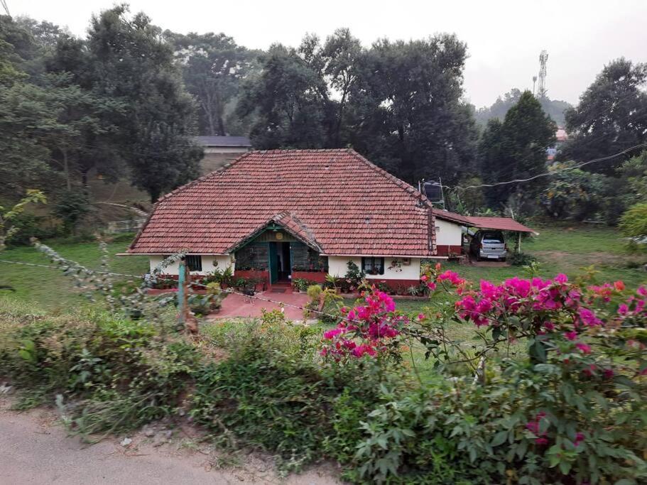 A Quaint Cottage With Rajah'S Seat View. Madikeri Exterior photo